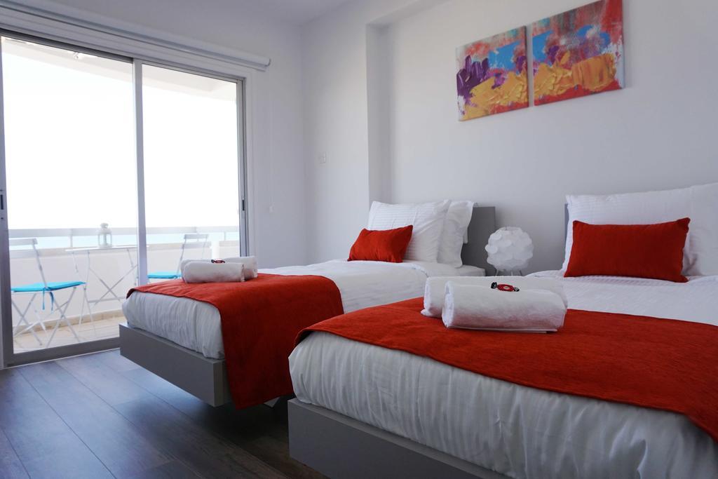 Lazuli Sea View Beachfront Ap 43 Lárnaka Kültér fotó