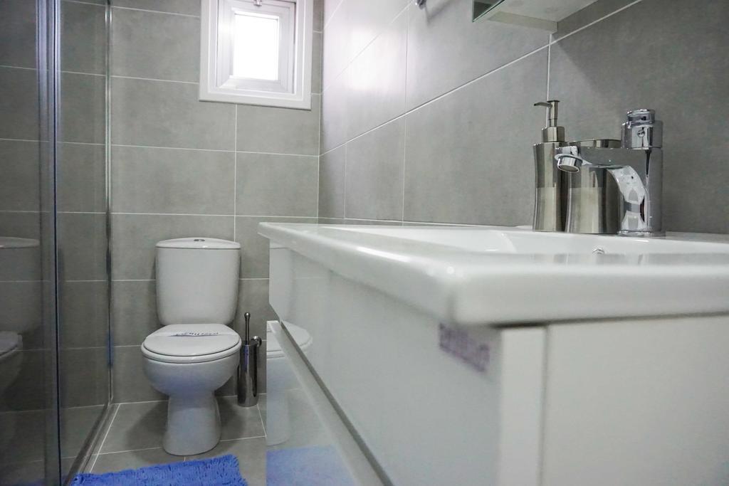 Lazuli Sea View Beachfront Ap 43 Lárnaka Kültér fotó
