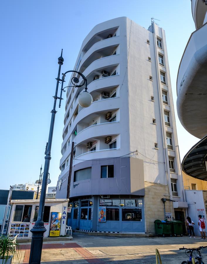 Lazuli Sea View Beachfront Ap 43 Lárnaka Kültér fotó